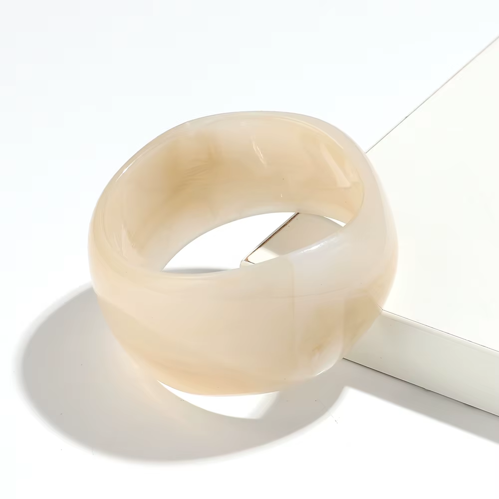 CREAM BANGLE